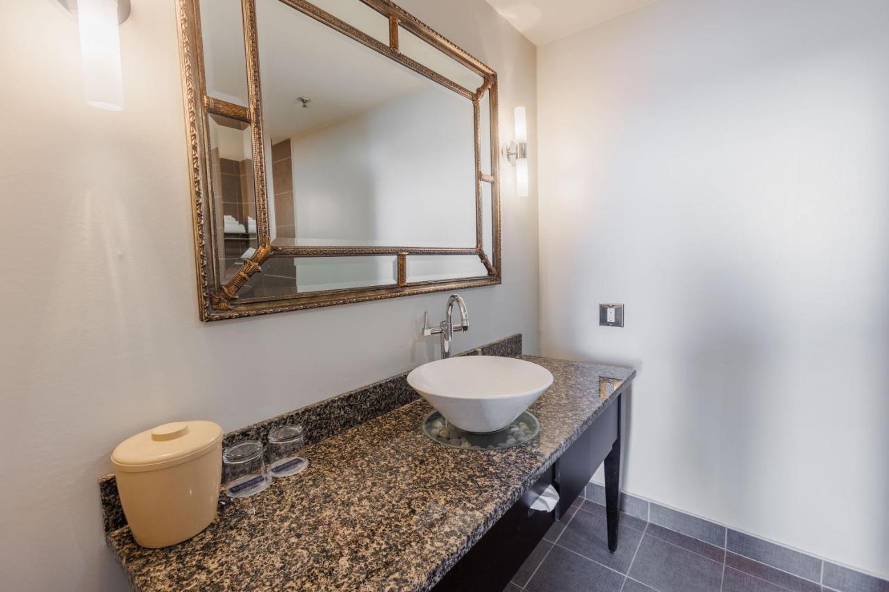 Travelodge By Wyndham Quebec City Hotel & Convention Centre Εξωτερικό φωτογραφία