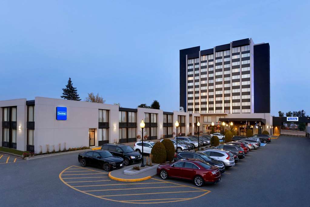 Travelodge By Wyndham Quebec City Hotel & Convention Centre Εξωτερικό φωτογραφία